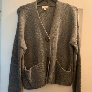Gray cardigan - medium - v-neck with pockets